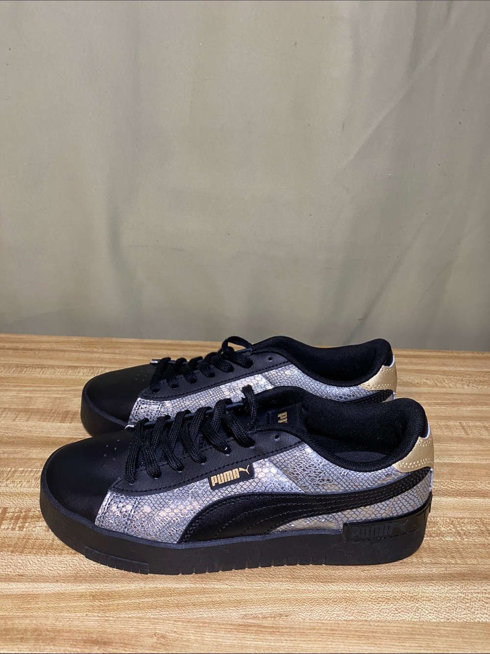 Puma Jade Snake Premium Black Lace up casual sneakers women’s size 7.5